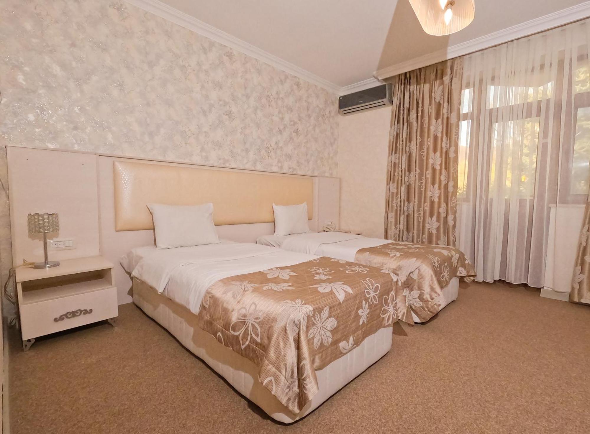 Gabala Yeddi Gozel Hotel מראה חיצוני תמונה